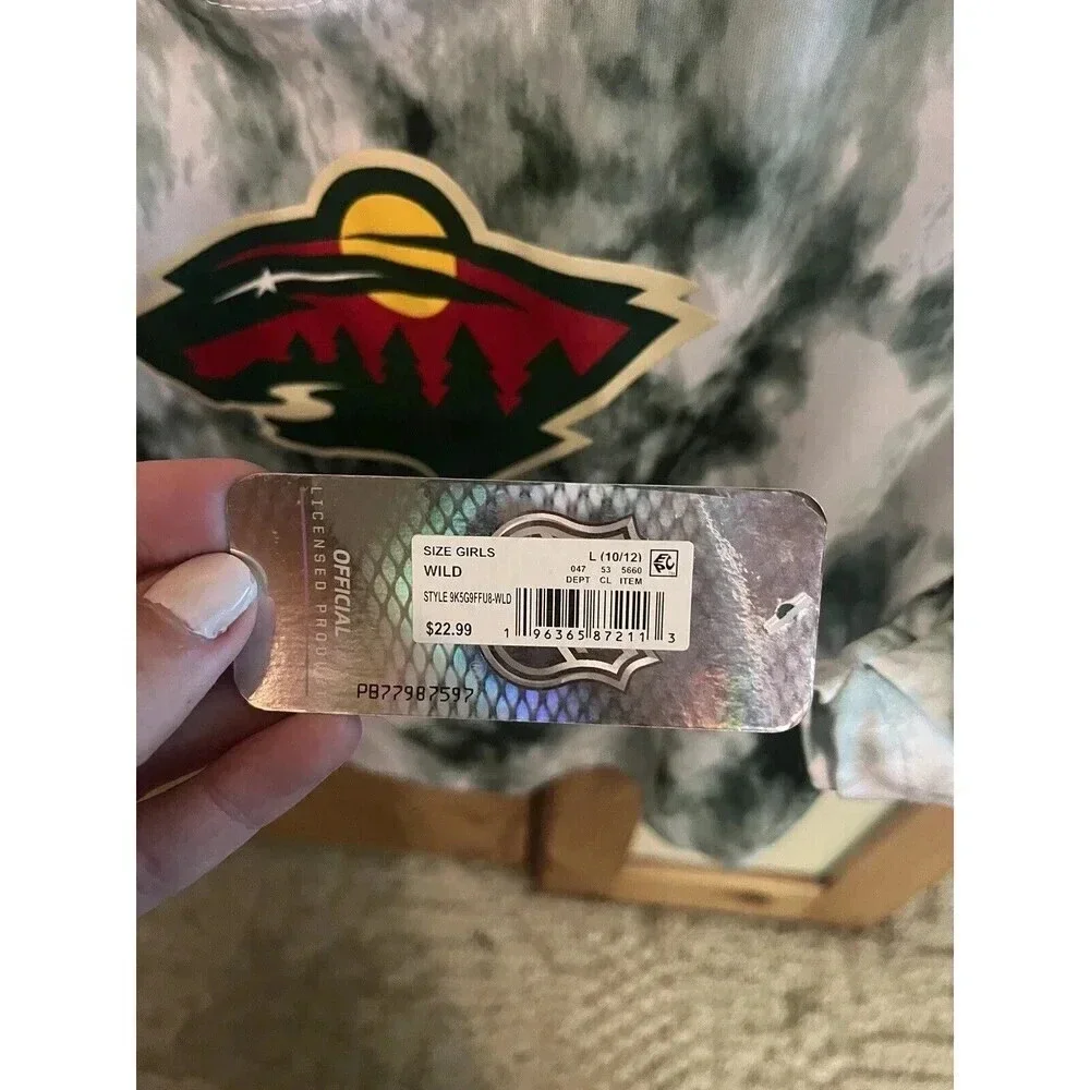 New GIRLS Youth Minnesota Wild NHL Hockey T-Shirt Sz LARGE 10 / 12